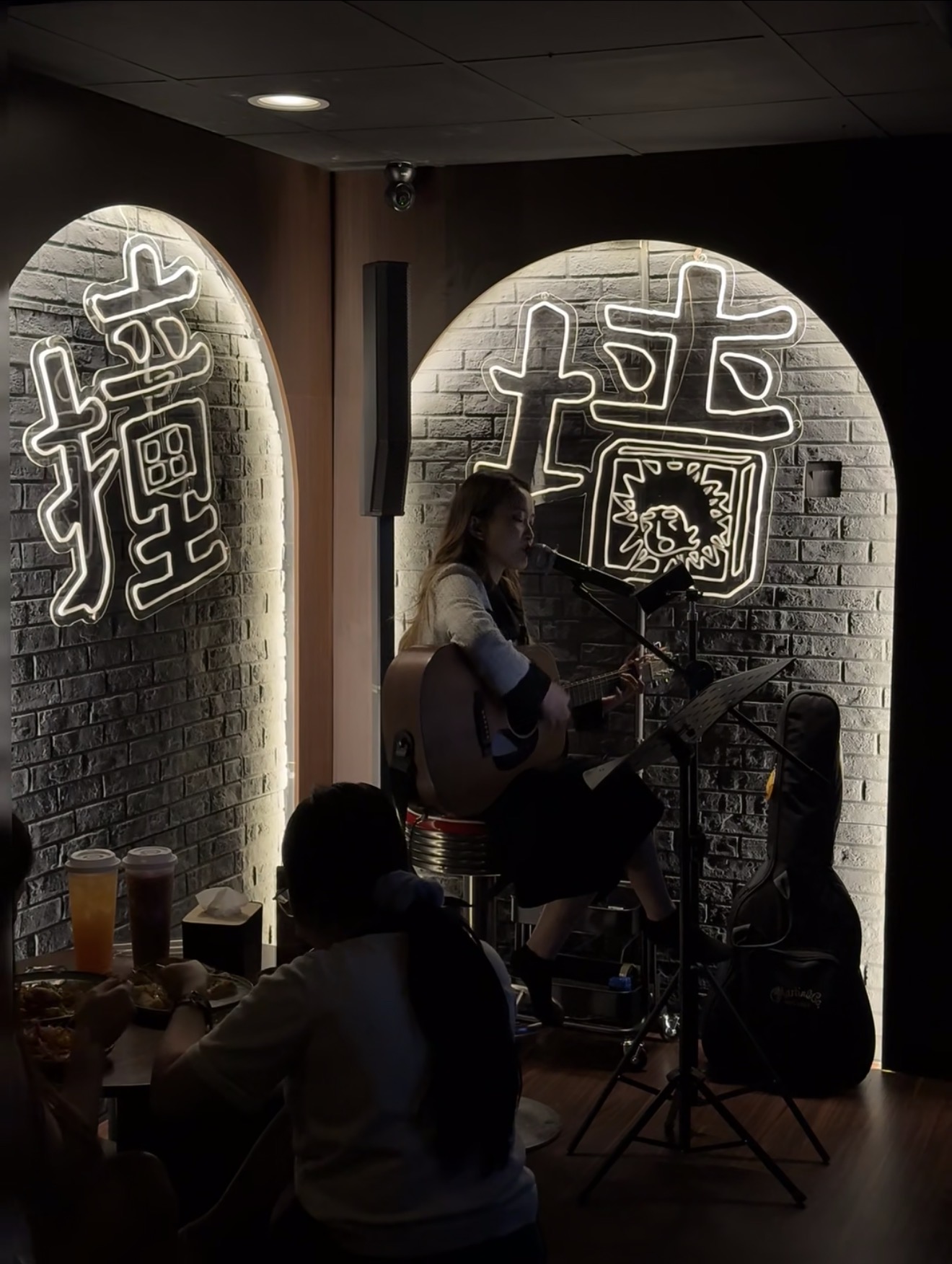 Friday night at Byond Walls